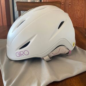 GIRO womens ski helmet